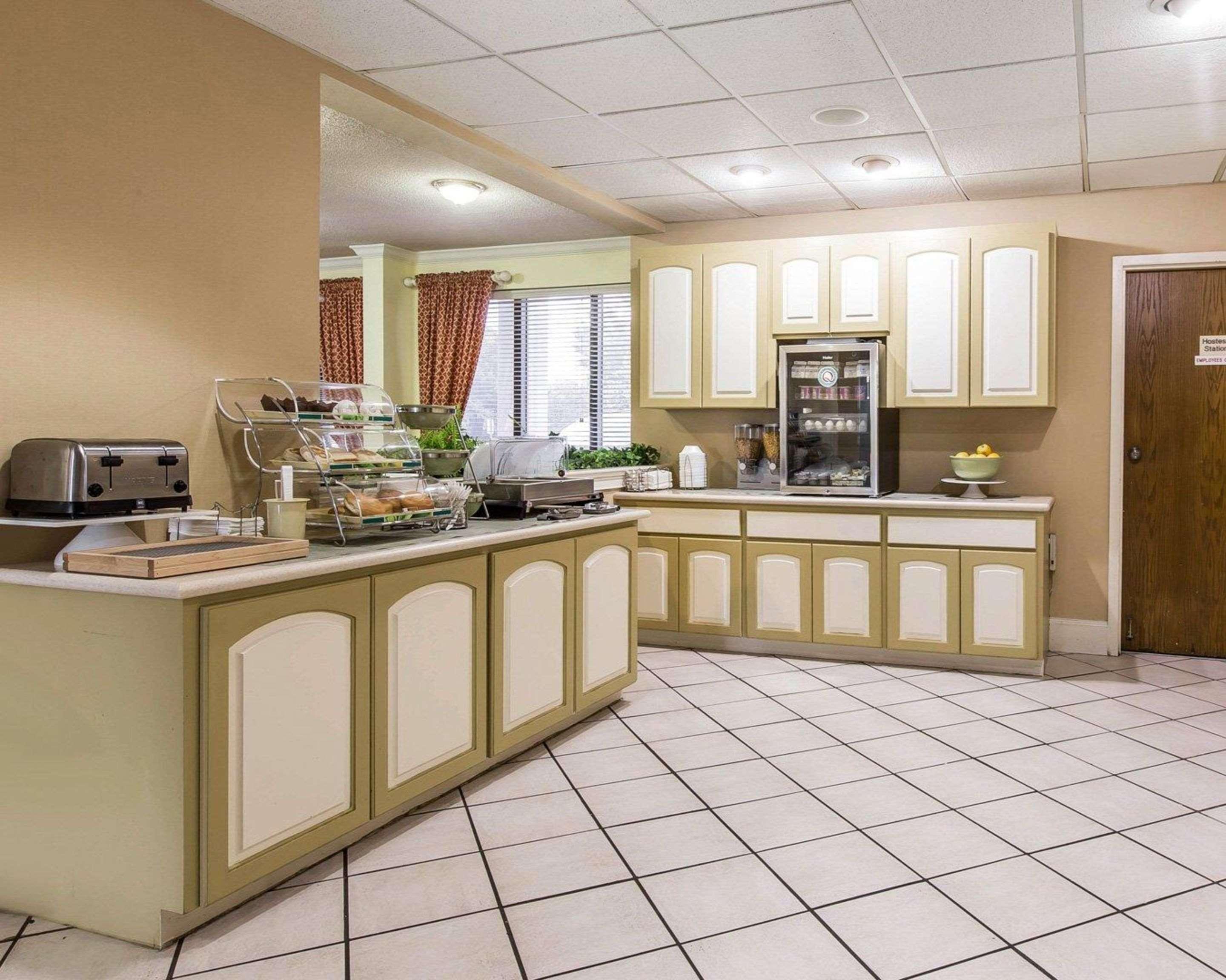 Quality Inn At The Mall - Валдоста Экстерьер фото