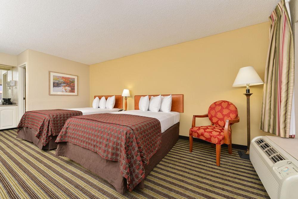 Quality Inn At The Mall - Валдоста Экстерьер фото