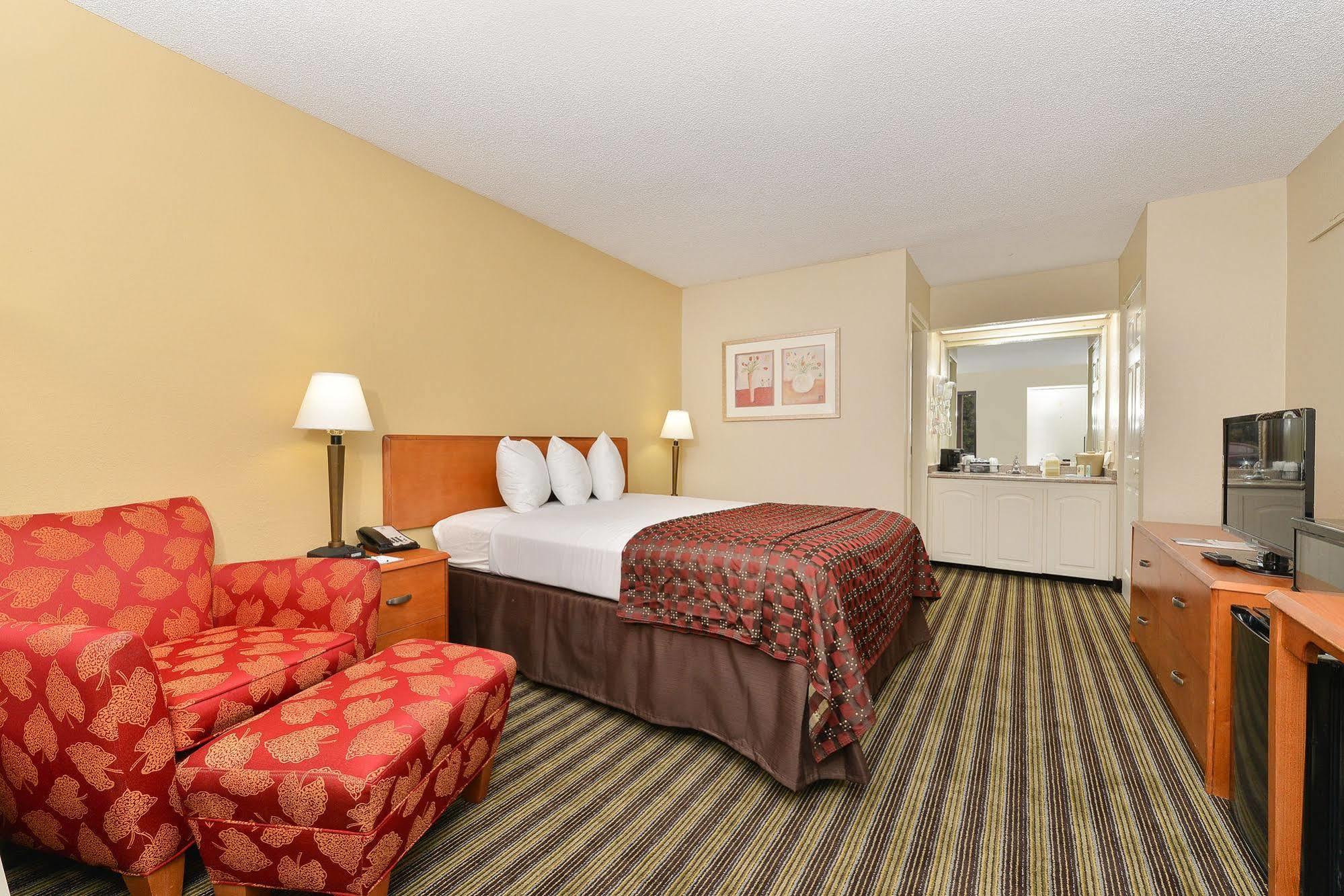 Quality Inn At The Mall - Валдоста Экстерьер фото